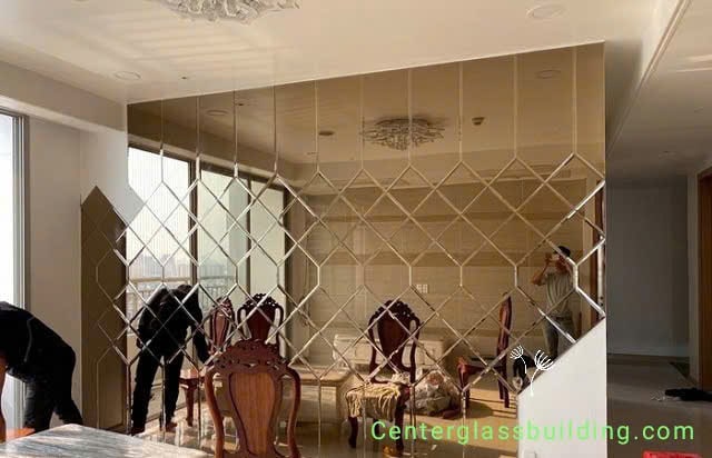 Kính thủy trà tôn lên vẻ đẹp sang trọng cho toàn bộ không gian