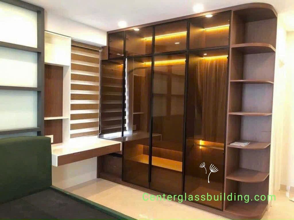 Tủ đồ kính màu trà 