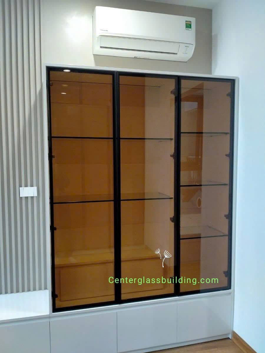Tủ kính màu trà đẹp