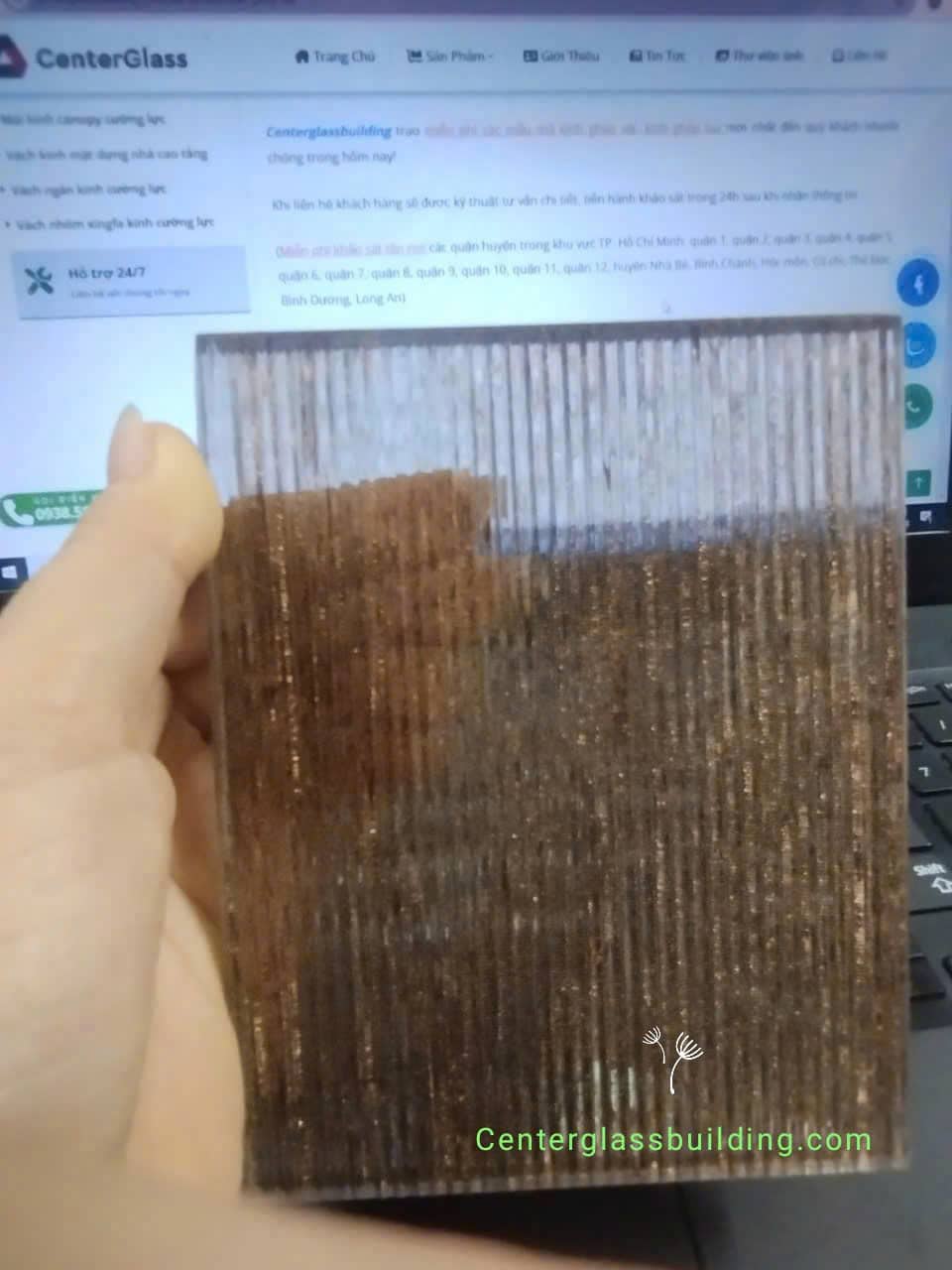Mẫu kính ghép vải màu trà đẹp