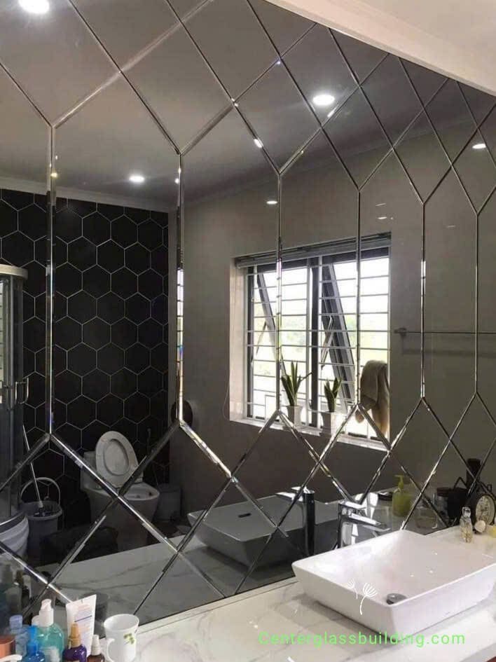 Kính thủy xám khói quá sang trọng
